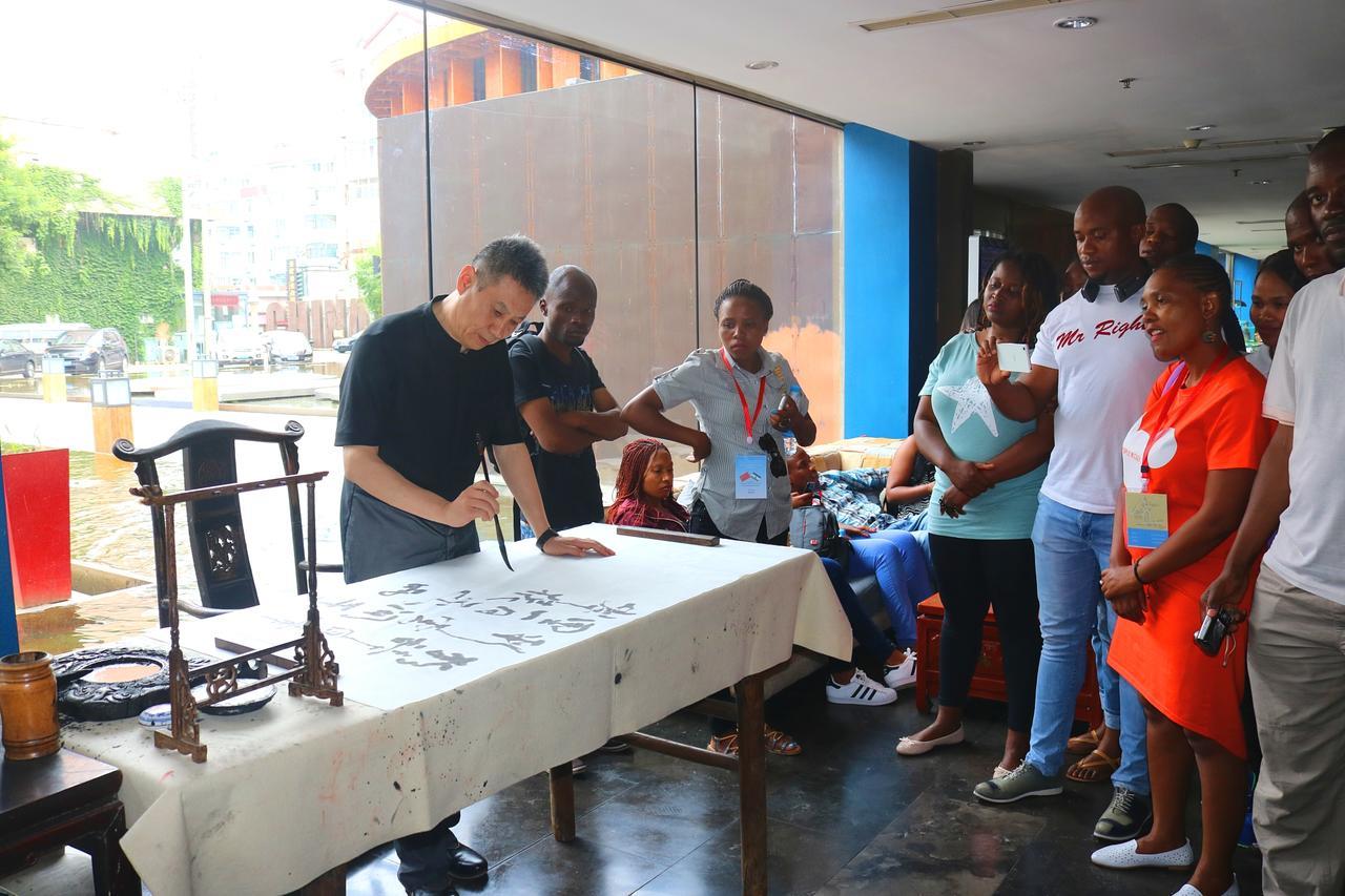 China Community Culture & Art Hotel Qingdao Eksteriør billede